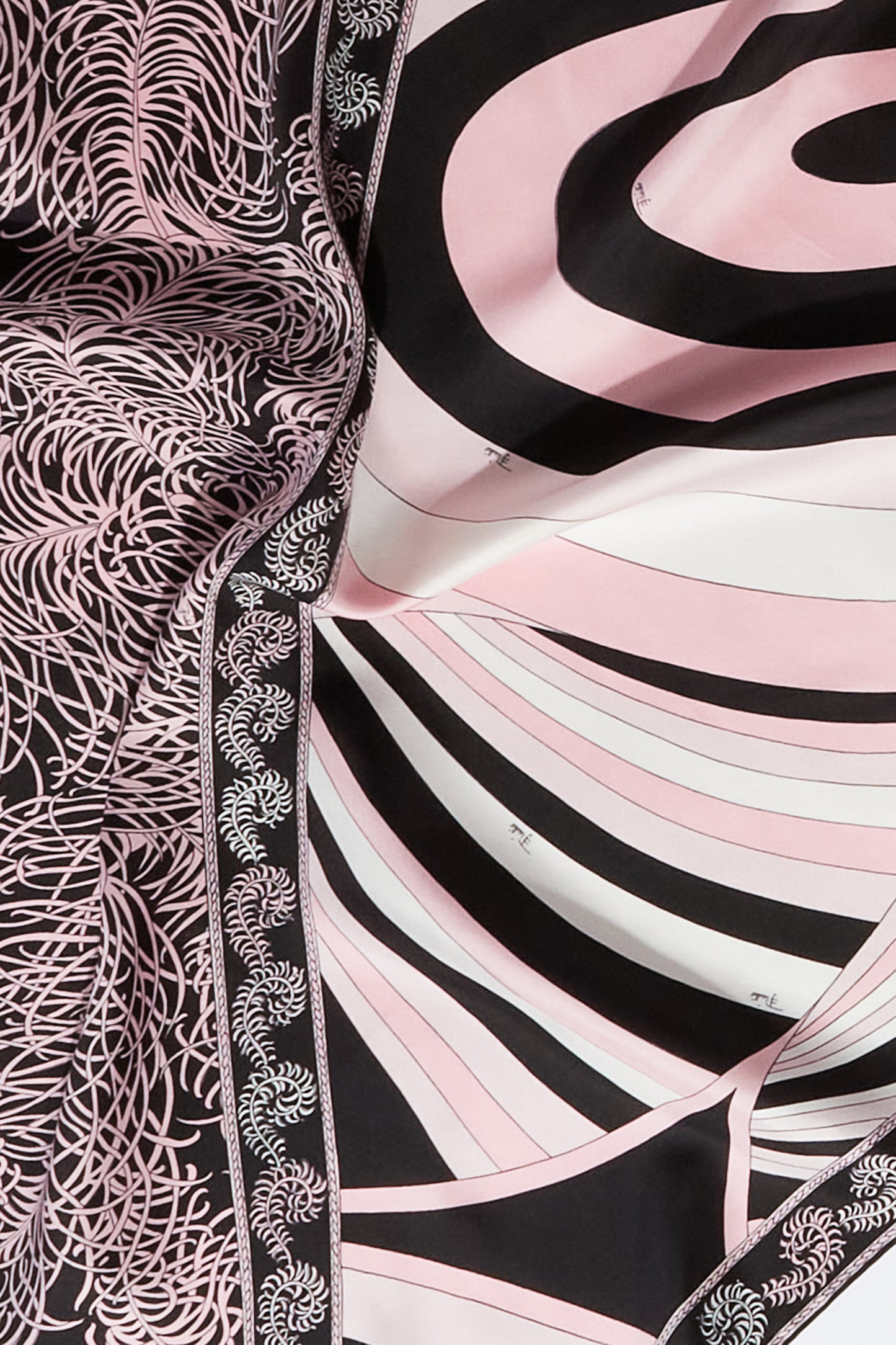 Iride And Struzzo-Print Large Silk-Twill Carré View 3 - Pucci