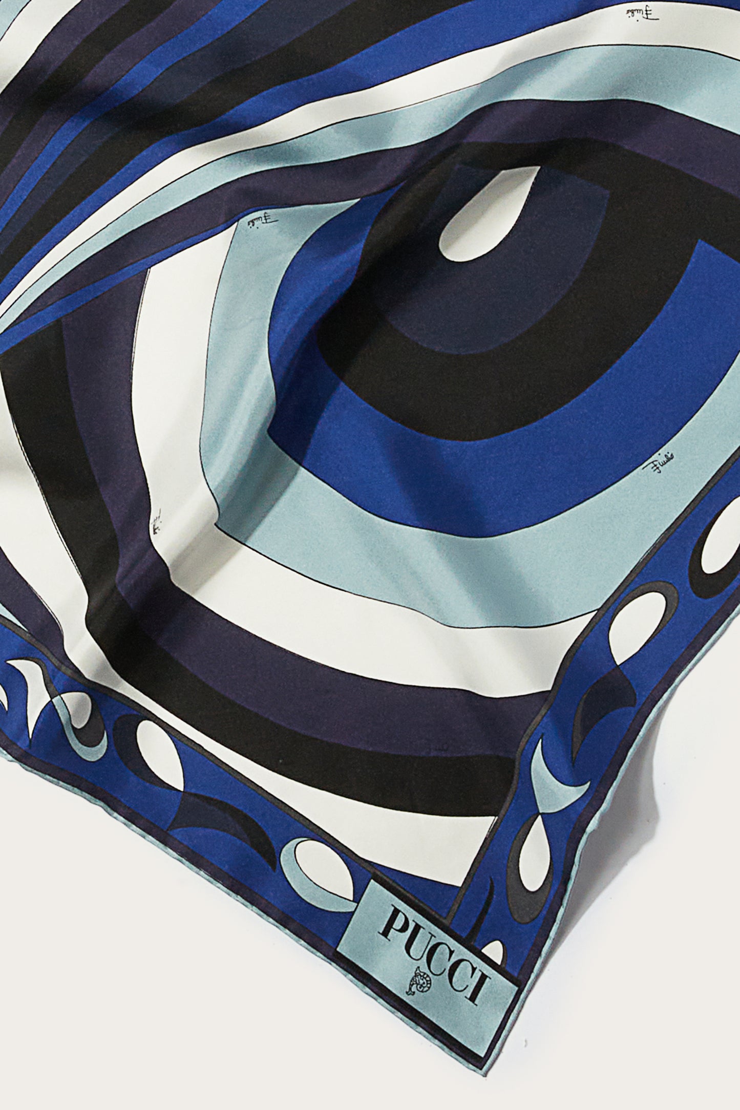 Iride-Print Small Silk-Twill Carré View 3 - Pucci