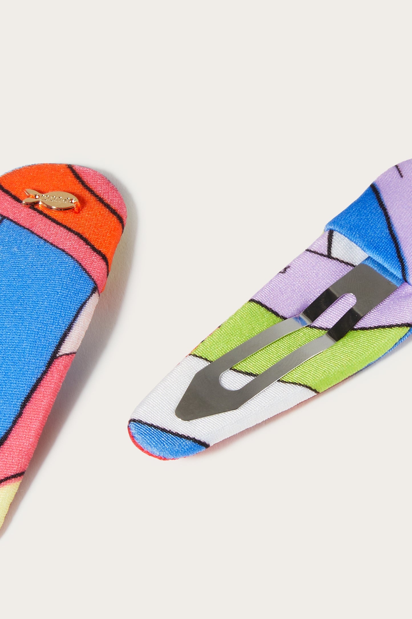 Iride-Print Hair Clips View 3 - Pucci