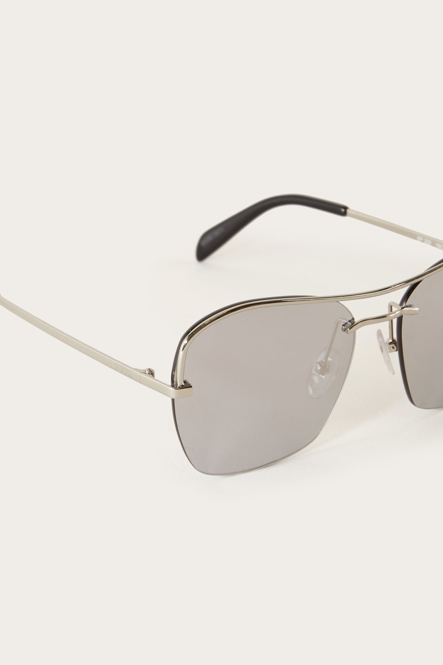 Square Sunglasses View 4 - Pucci