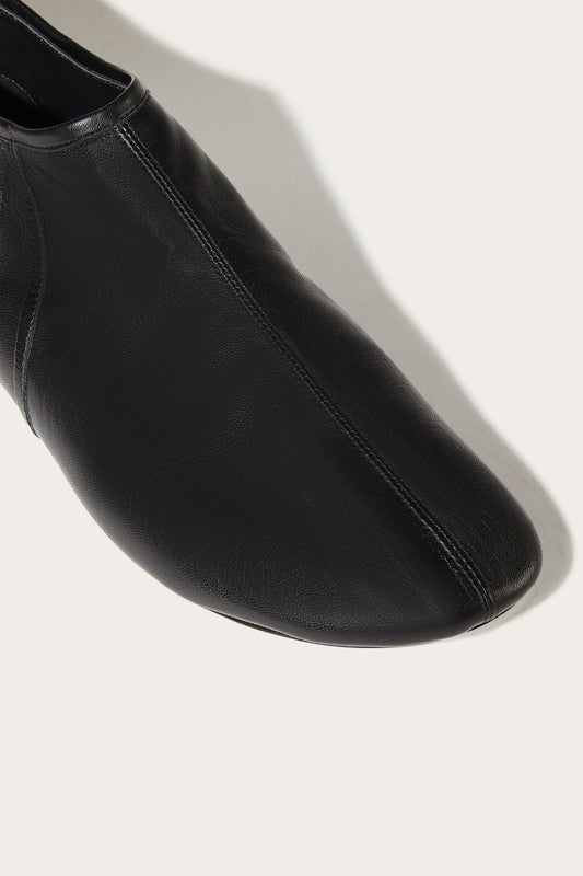 Leather Flat Shoes View 3 - Pucci