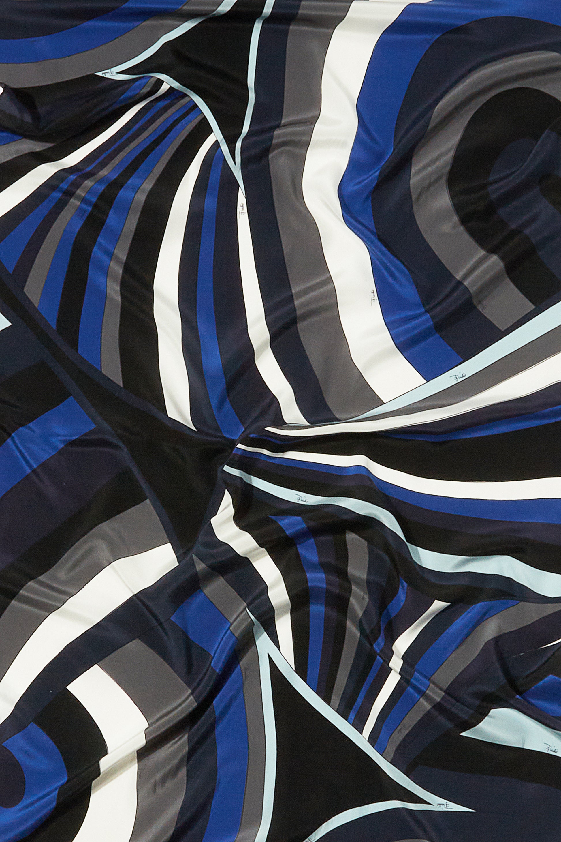 Iride-Print Silk Stole View 2 - Pucci