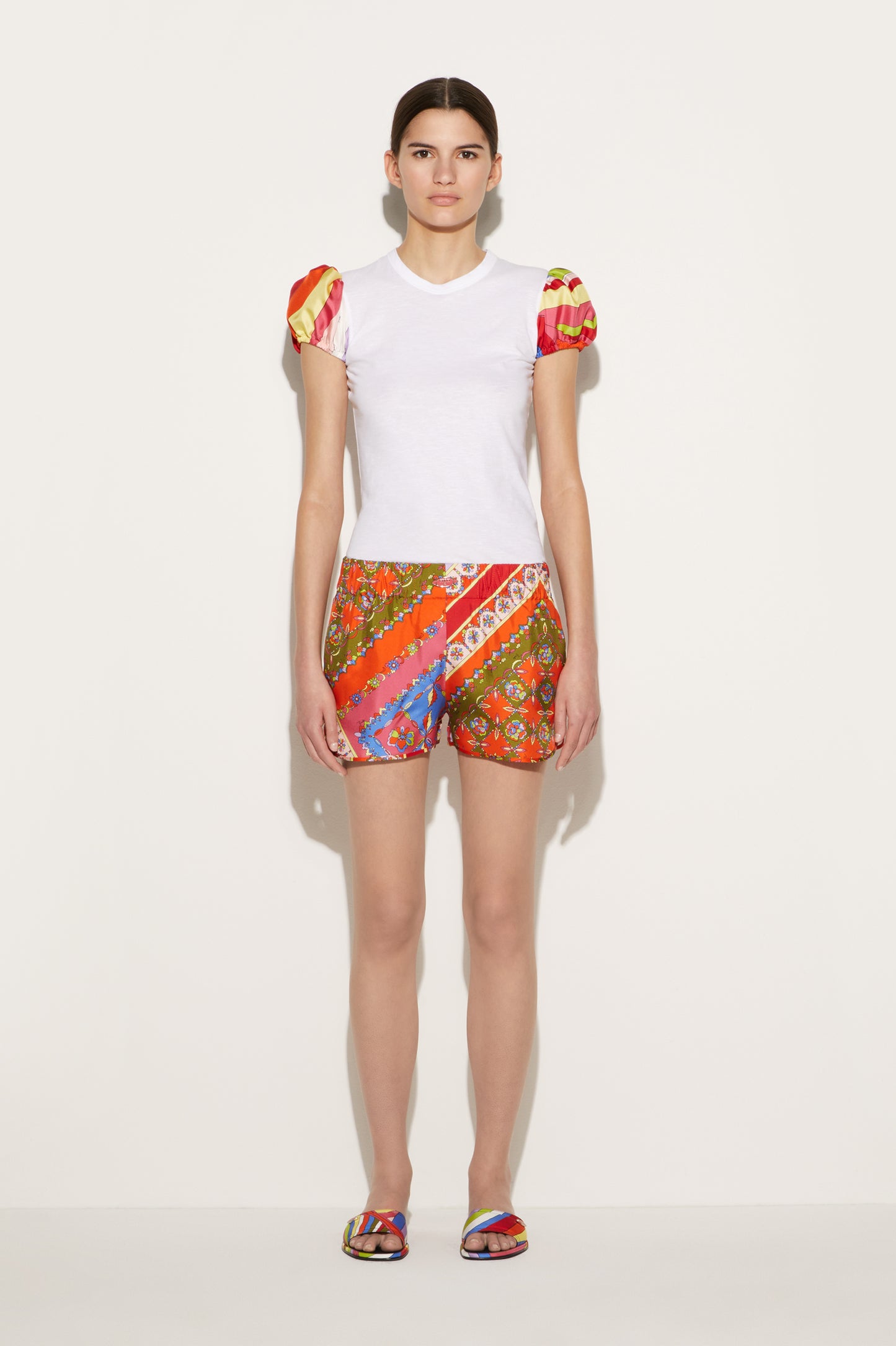 T-Shirt with Iride-Print Detail View 2 - Pucci