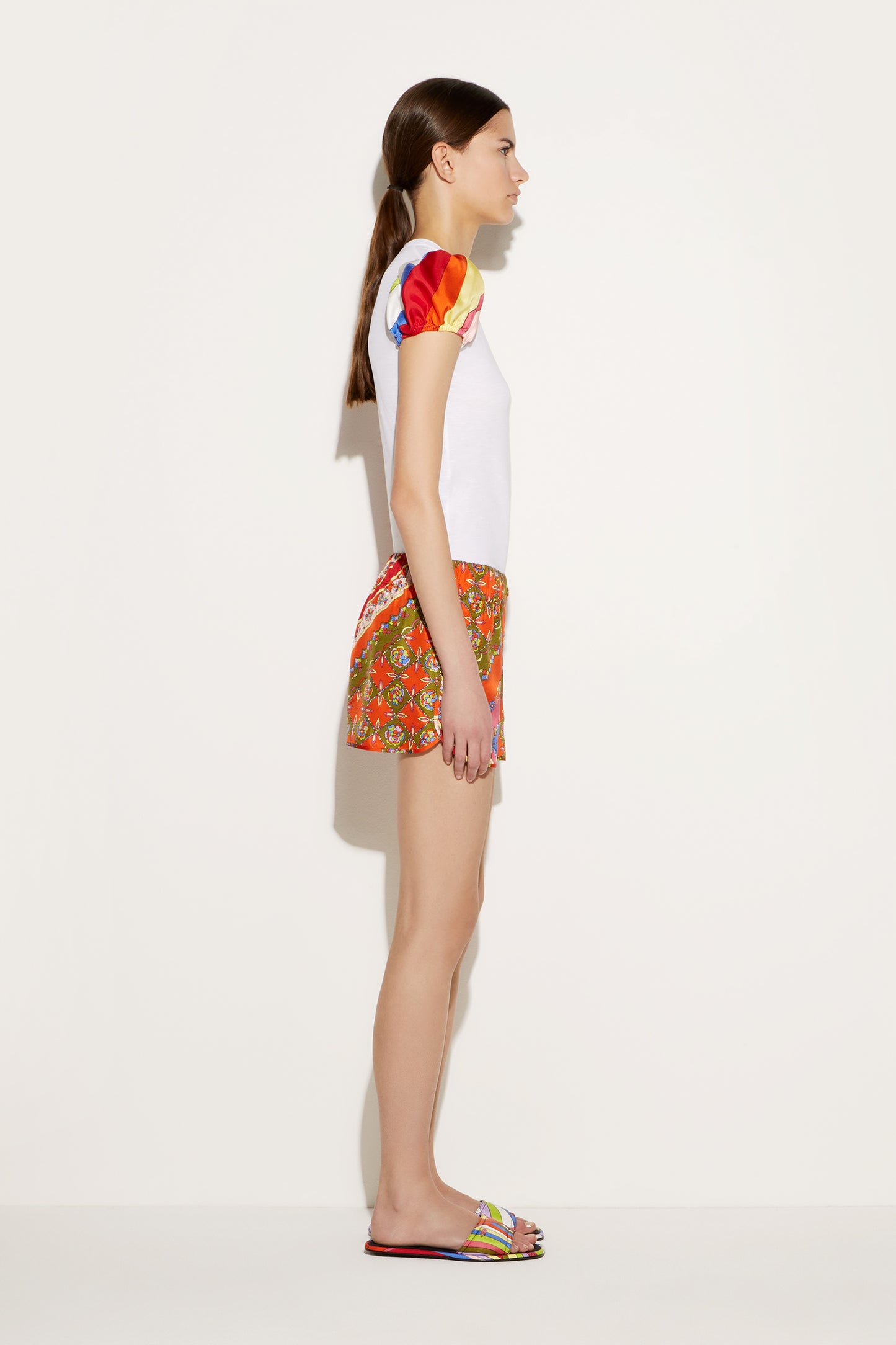T-Shirt with Iride-Print Detail View 3 - Pucci