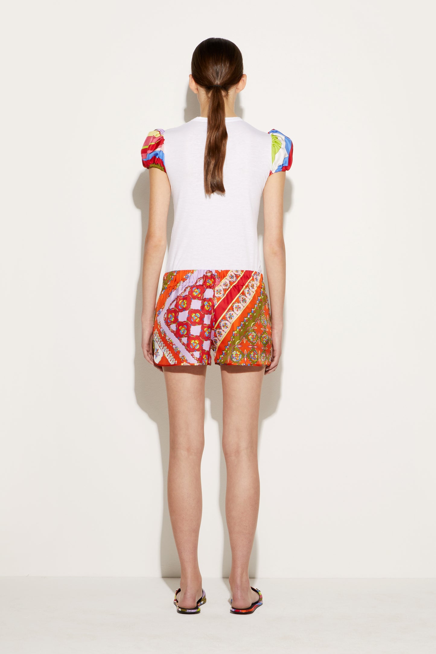 T-Shirt with Iride-Print Detail View 4 - Pucci