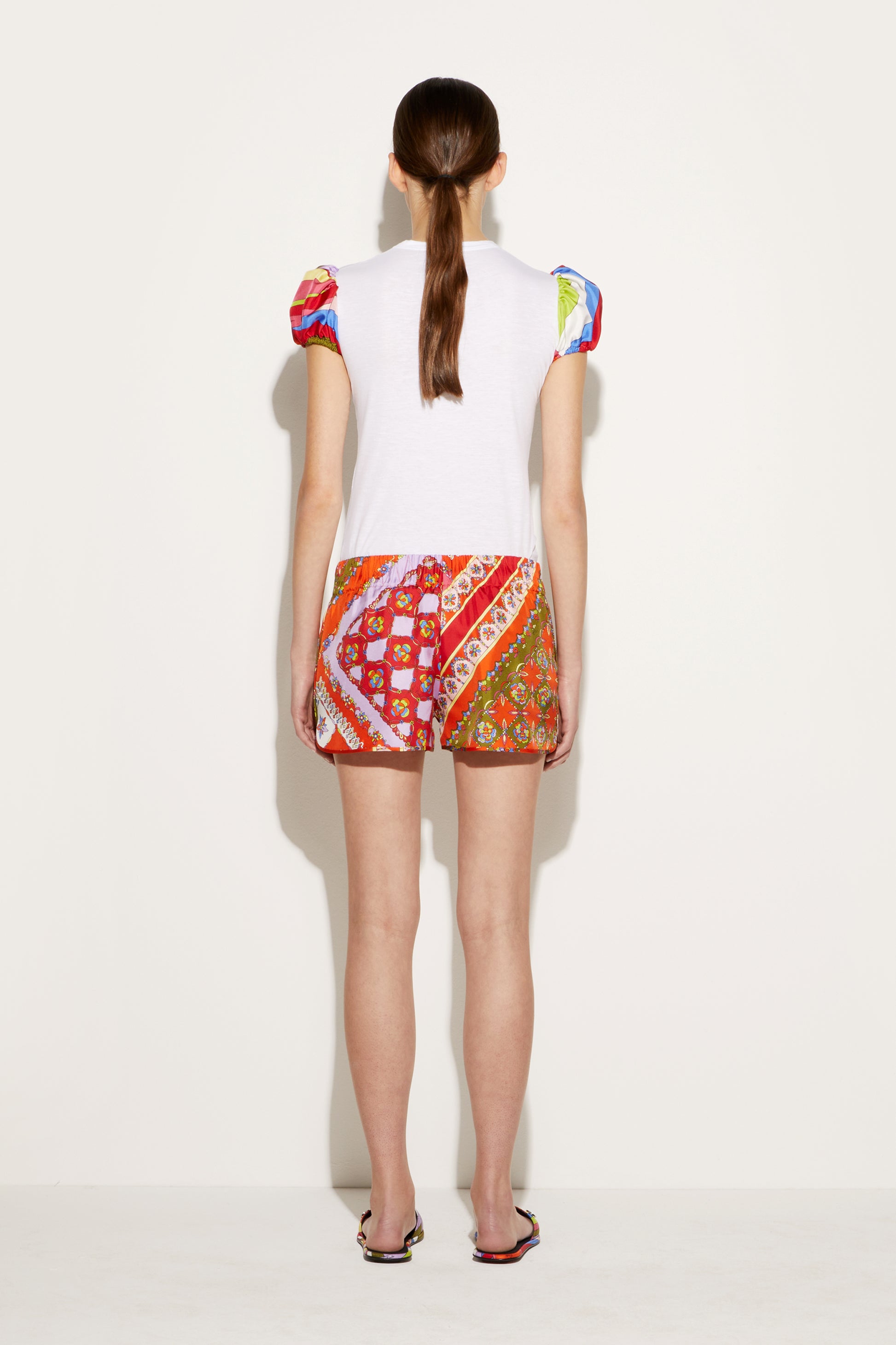 T-Shirt with Iride-Print Detail View 4 - Pucci