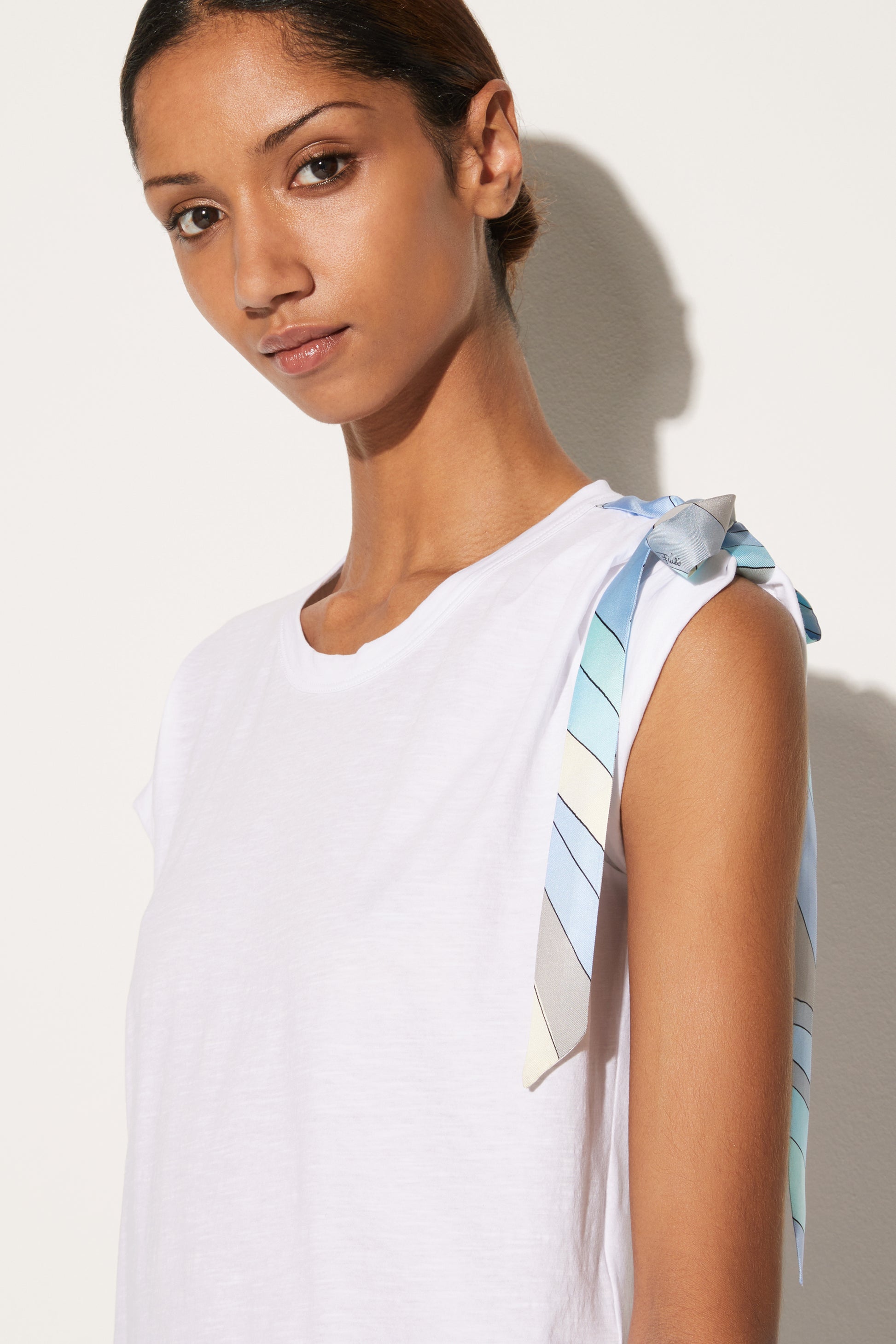 Bow-Embellished Cotton T-Shirt View 5 - Pucci