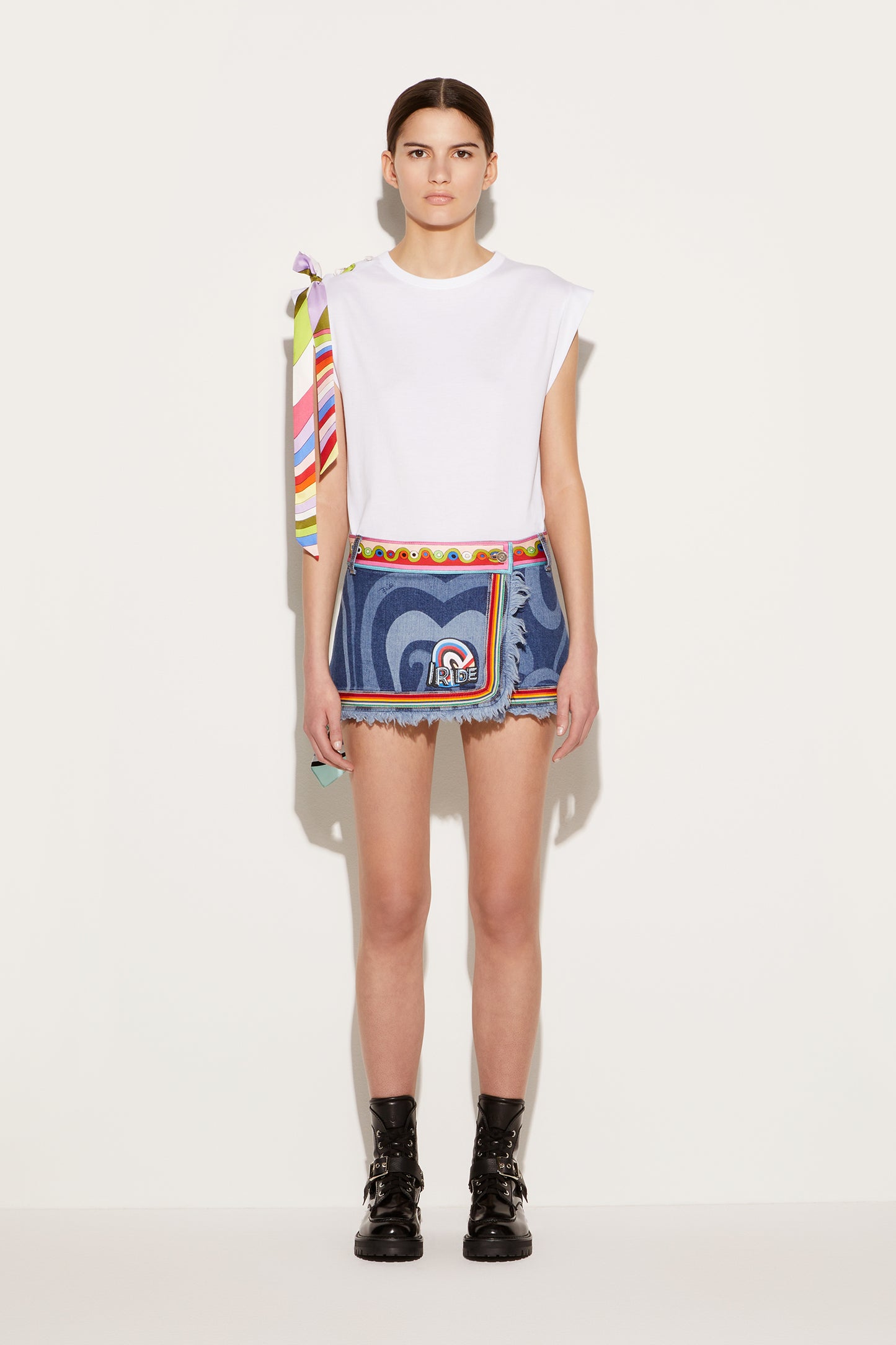 Tie-Detail T-shirt View 2 - Pucci