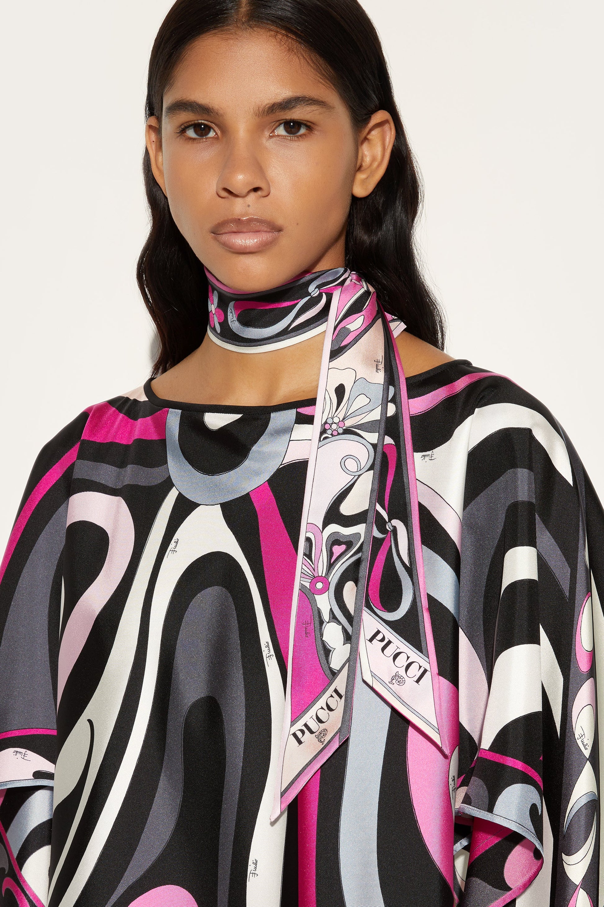 Fiocchetti Print Silk Twill Carré View 2 - Pucci